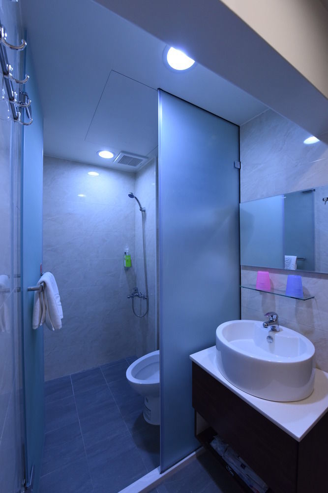 九九商旅 Hotel Тайджун Екстериор снимка